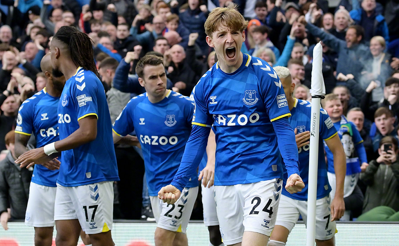 塔图姆关键球命中 绿军守住胜果（塔图姆命中关键一投 绿军守住胜利）