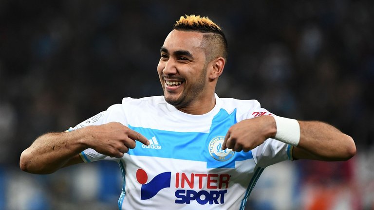 重磅！海港7将有望冲国足，后防线大清洗，杨希挤掉嫡系能成主力？（海港7人竞逐国足席位，后防或将换血，杨希能否挤下嫡系成为主力？）