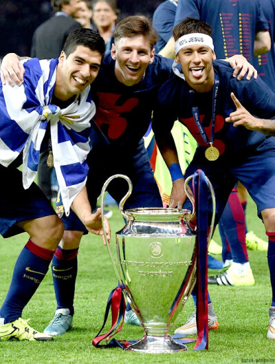 齐沃：老队员很好地接纳了年轻人；我们清楚弗拉泰西的重要性（齐沃：老将积极拥抱新人，我们深知弗拉泰西的价值）