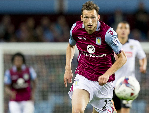 世体：巴萨全队向阿劳霍表达了支持，他已意识到染红的严重性（世体：巴萨众将力挺阿劳霍，他已认清红牌的严重性）