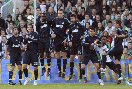 西班牙U21队11月大名单：莫斯克拉领衔，贡萨洛、吉乌在列（西班牙U21十一月征召名单：莫斯克拉领军，贡萨洛与吉乌入选）