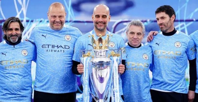 球队末节逆转成功，战术调整显著（末节发力完成逆转，战术调整成效突出）